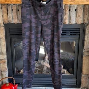 Black camo pant leggings